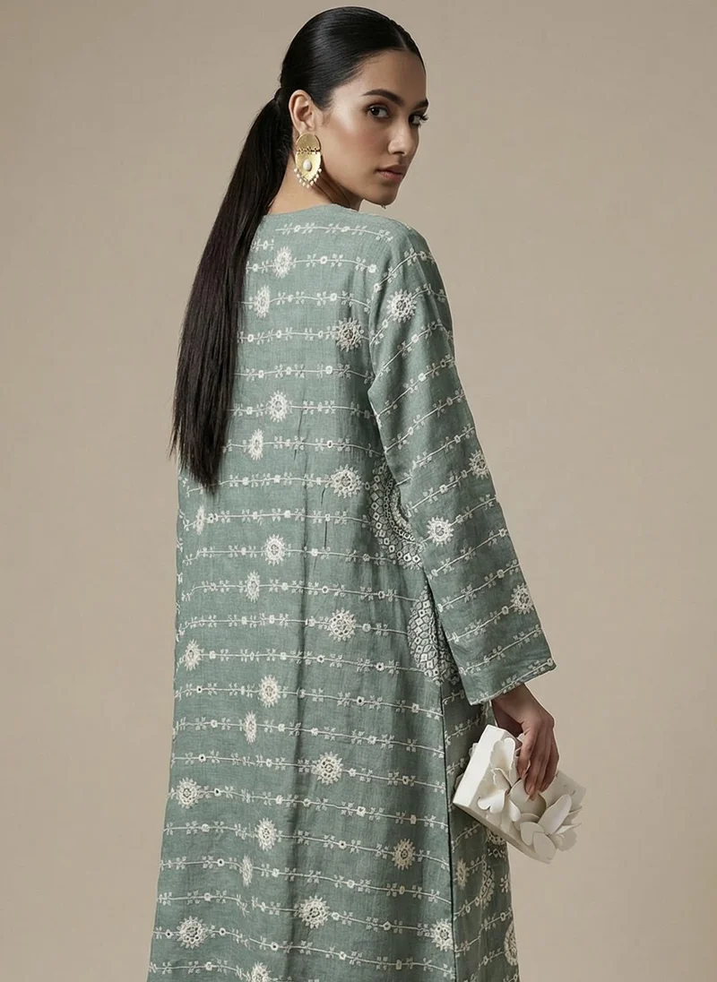 ميتانويا جلابية بتطريز هندسي تيفاني